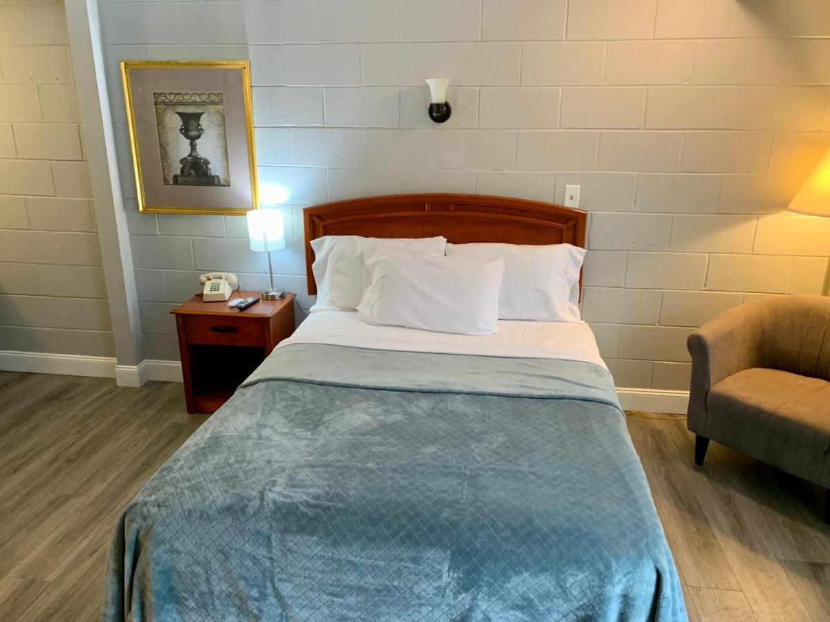 Hill Motel Wrightstown
